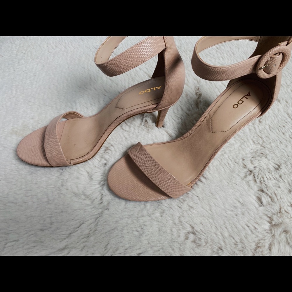 Heels - Picture 2 of 3
